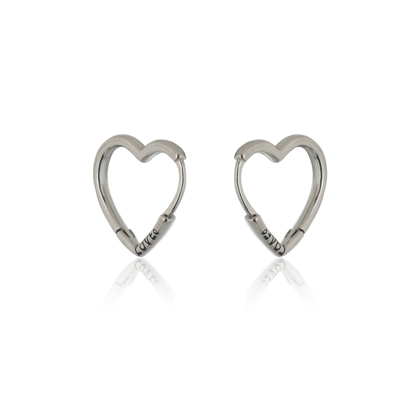 CHARMING 925 SILVER HEART-SHAPED EARRINGS, PERFECT FOR ADDING A TOUCH OF LOVE AND ELEGANCE TO YOUR LOOK