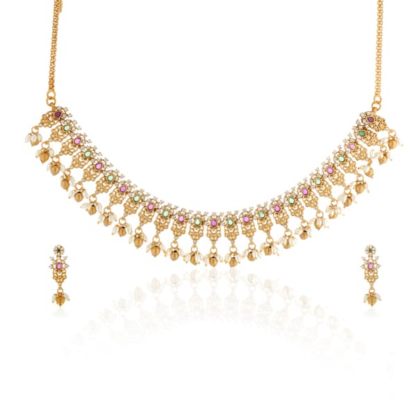 GOLD-TONE NECKLACE SET ADORNED WITH MULTICOLOR STONES AND ZIRCON ACCENTS.