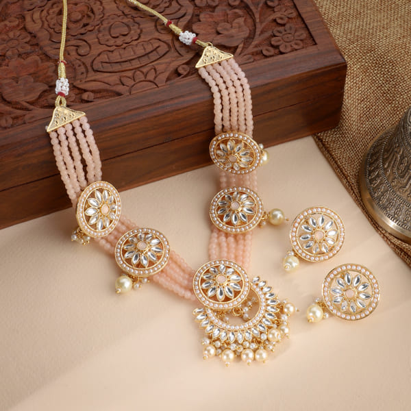 SALMON-COLORED SMALL BEADS-STUDDED KUNDAN NECKLACE SET WITH MATCHING EARRINGS