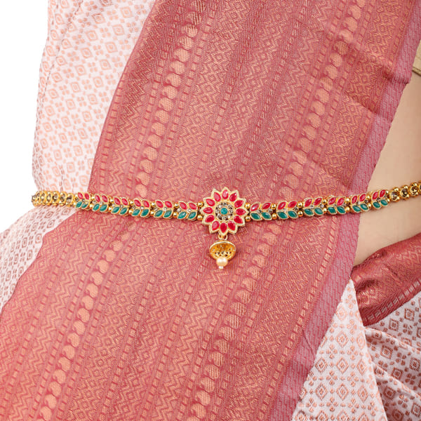 GOLDTONE KAMARBANDH IS A TRADITIONAL WAIST CHAIN FEATURING A GOLDEN FINISH.