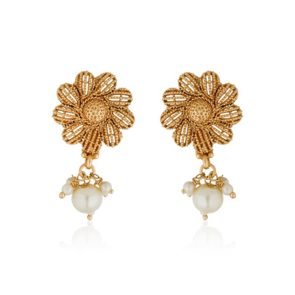 FLORAL DESIGN GOLDTONE EARRINGS FEATURE A GOLDEN FINISH WITH INTRICATE FLORAL PATTERNS.