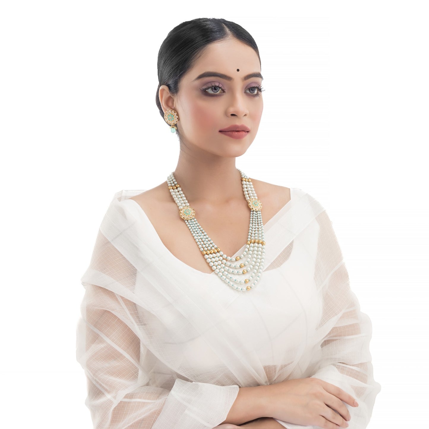 GRACEFUL LONG NECKLACE SET STUDDED WITH PEARLS AND KUNDAN STONES.