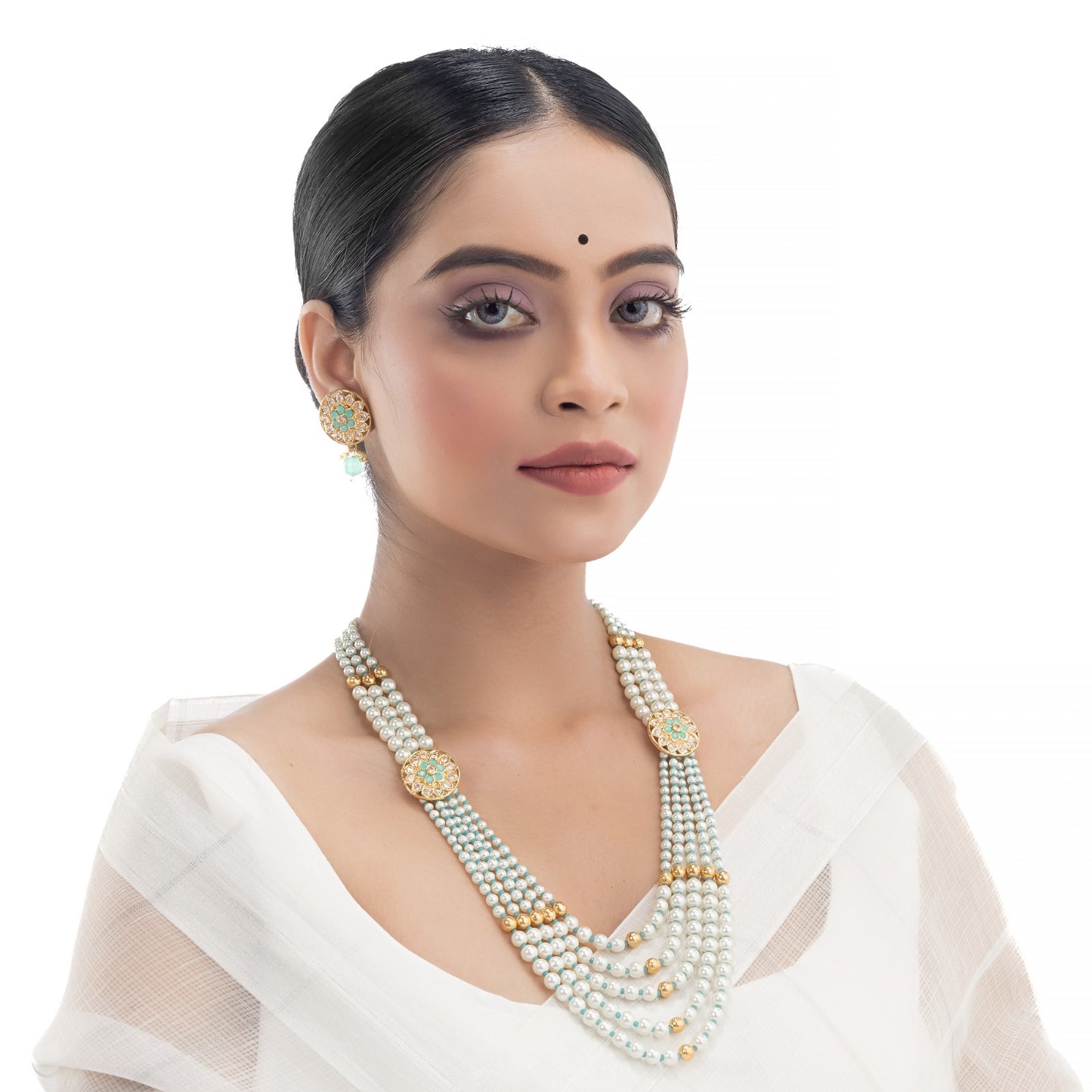 GRACEFUL LONG NECKLACE SET STUDDED WITH PEARLS AND KUNDAN STONES.