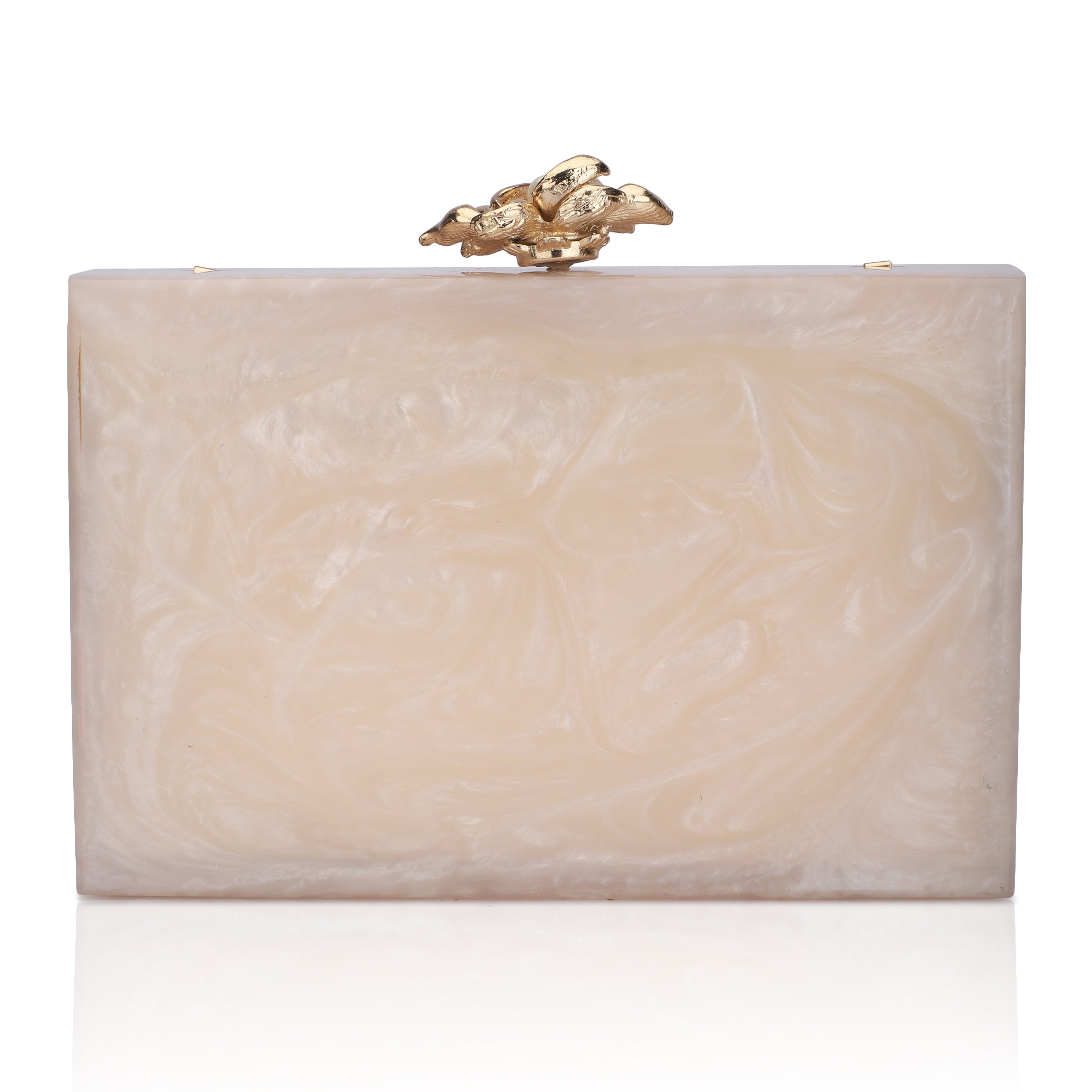 Resin clutch with captivating green agate stone, paired with a stylish sling chain for elegance.
