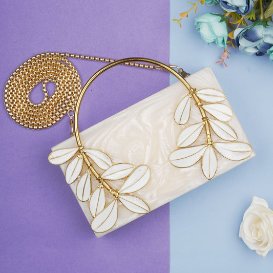 LEAF DESIGN CRAFTED RESIGN CLUTCH WITH GOLDTONE SLING CHAIN